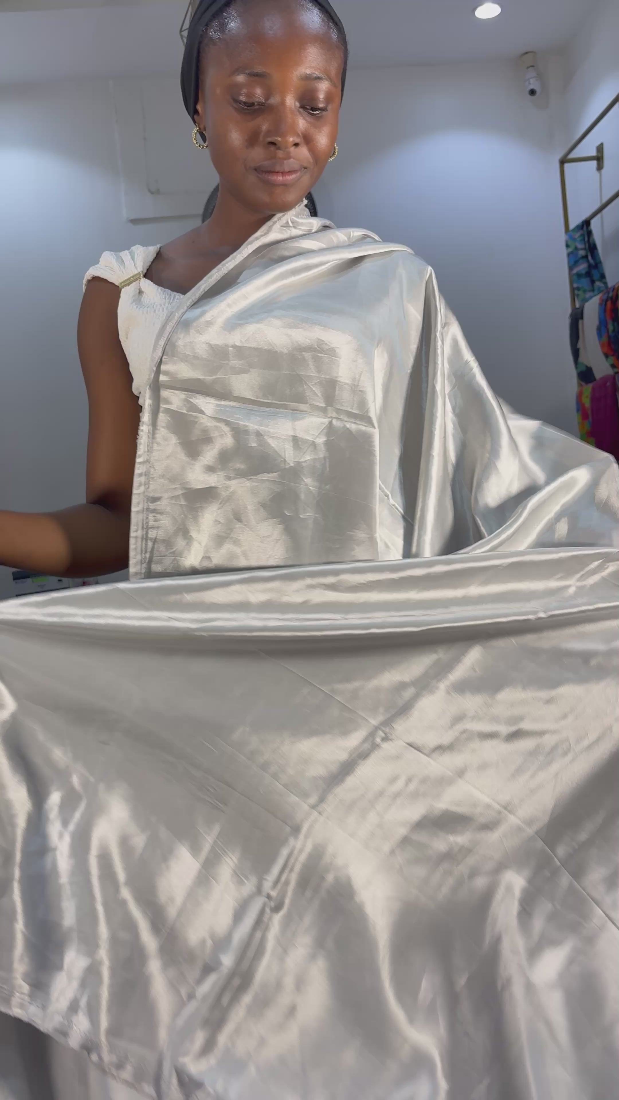 B0028 Sample metallic beauty